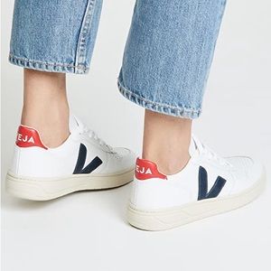 VEJA V-10 Sneaker